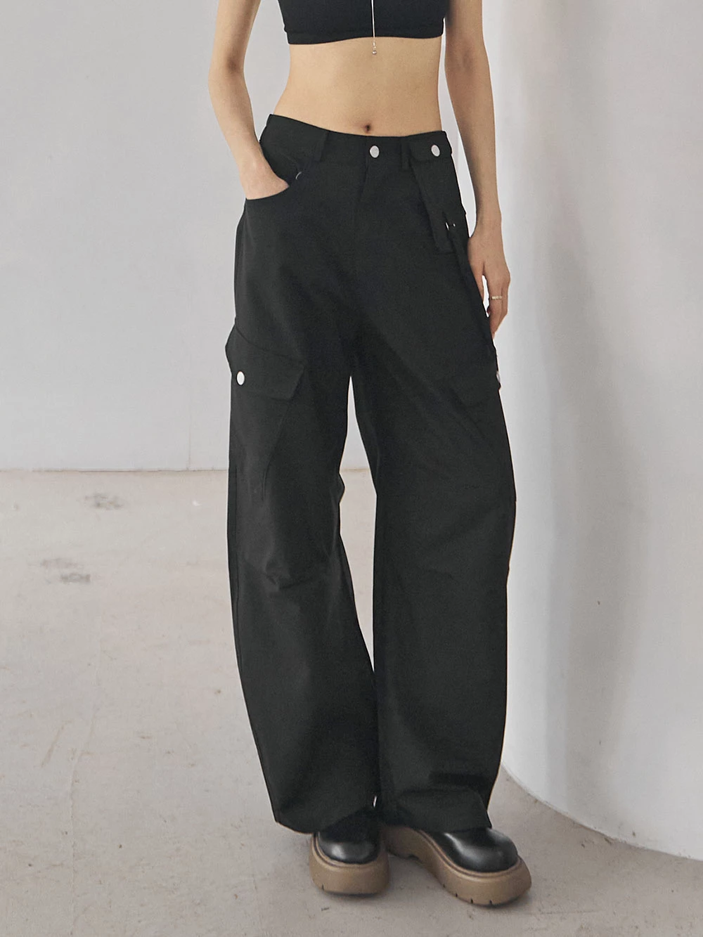 多口袋造型工裝彎刀褲