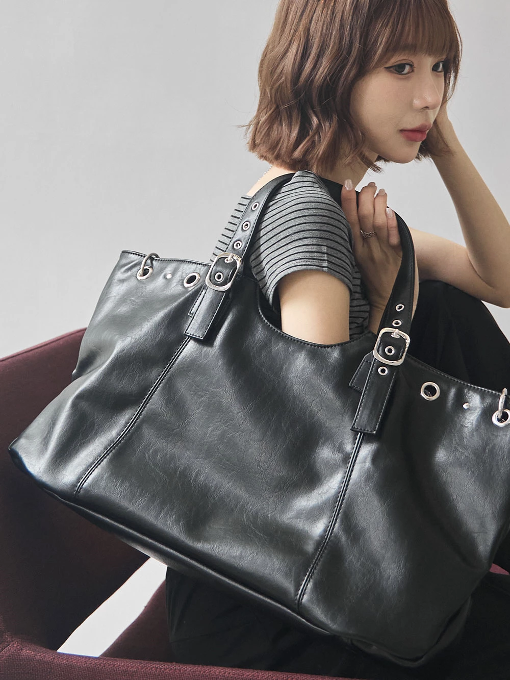 大容量金屬圓環機車單肩包