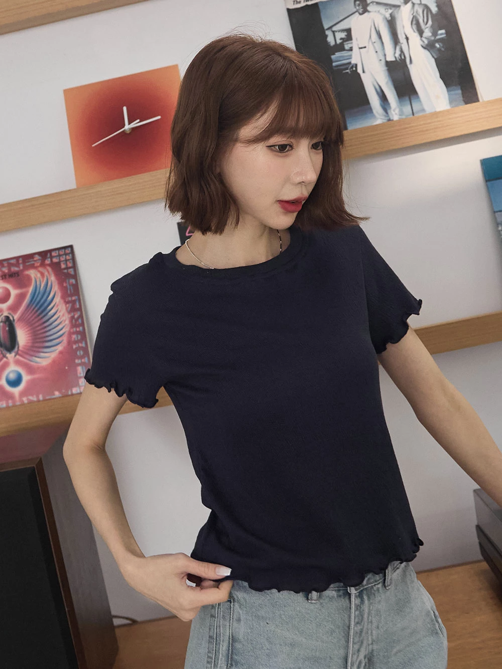 捲邊坑條圓領上衣