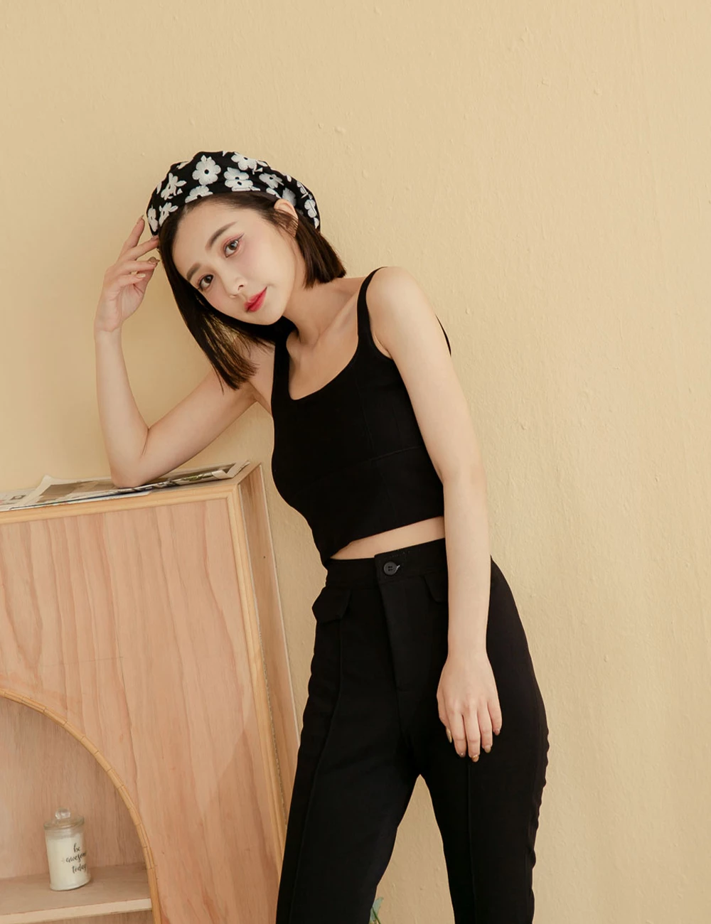 囤貨小可愛1.0 - 方領坑條短版胸墊背心