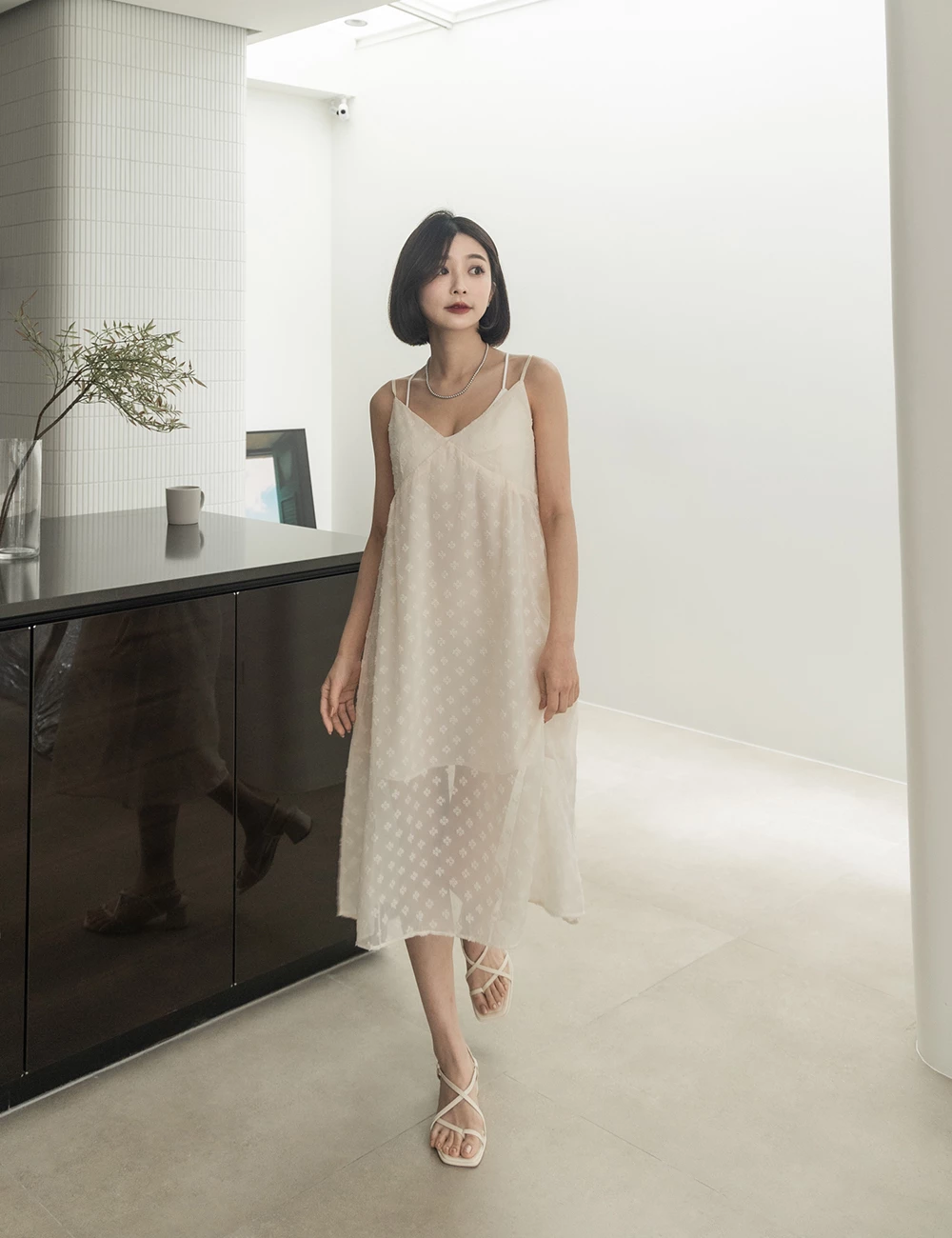 蕾絲提花細肩微透洋裝