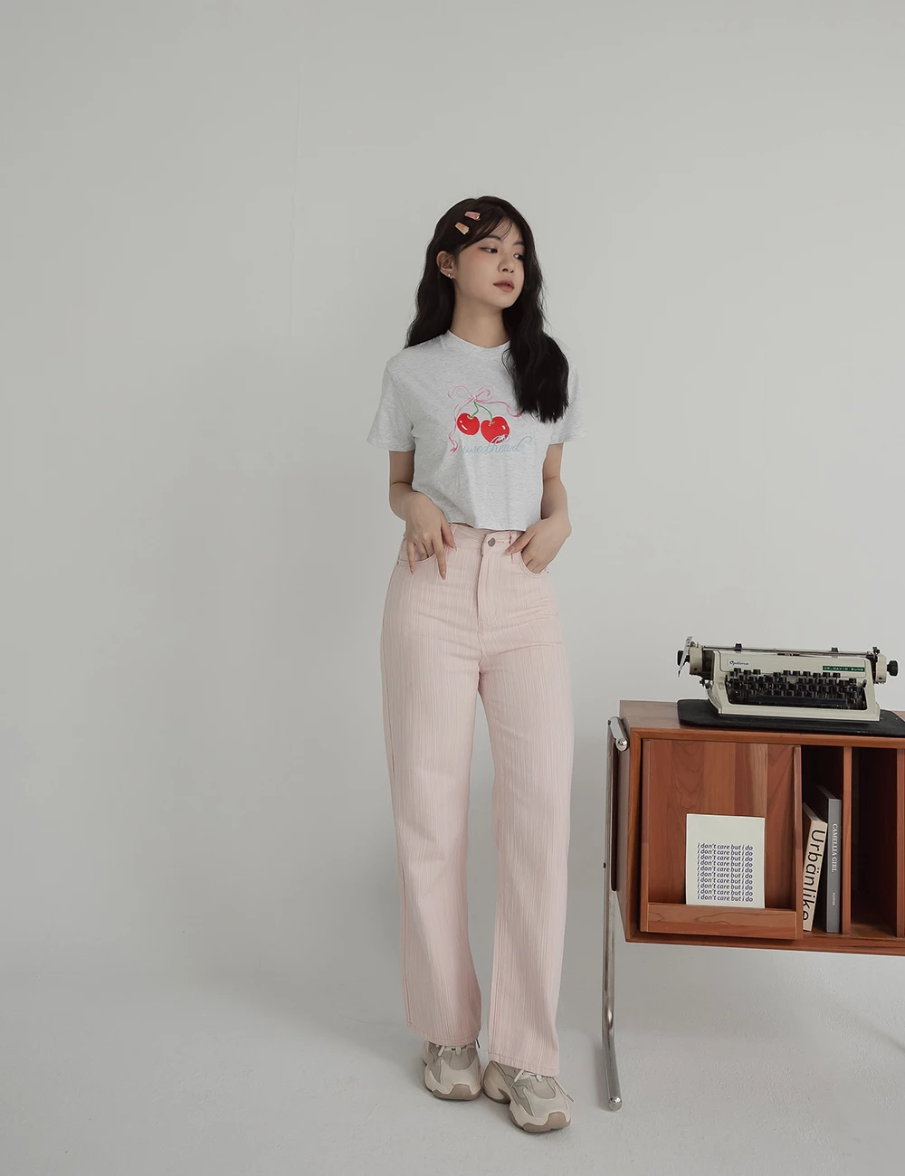 直條白車線牛仔寬褲