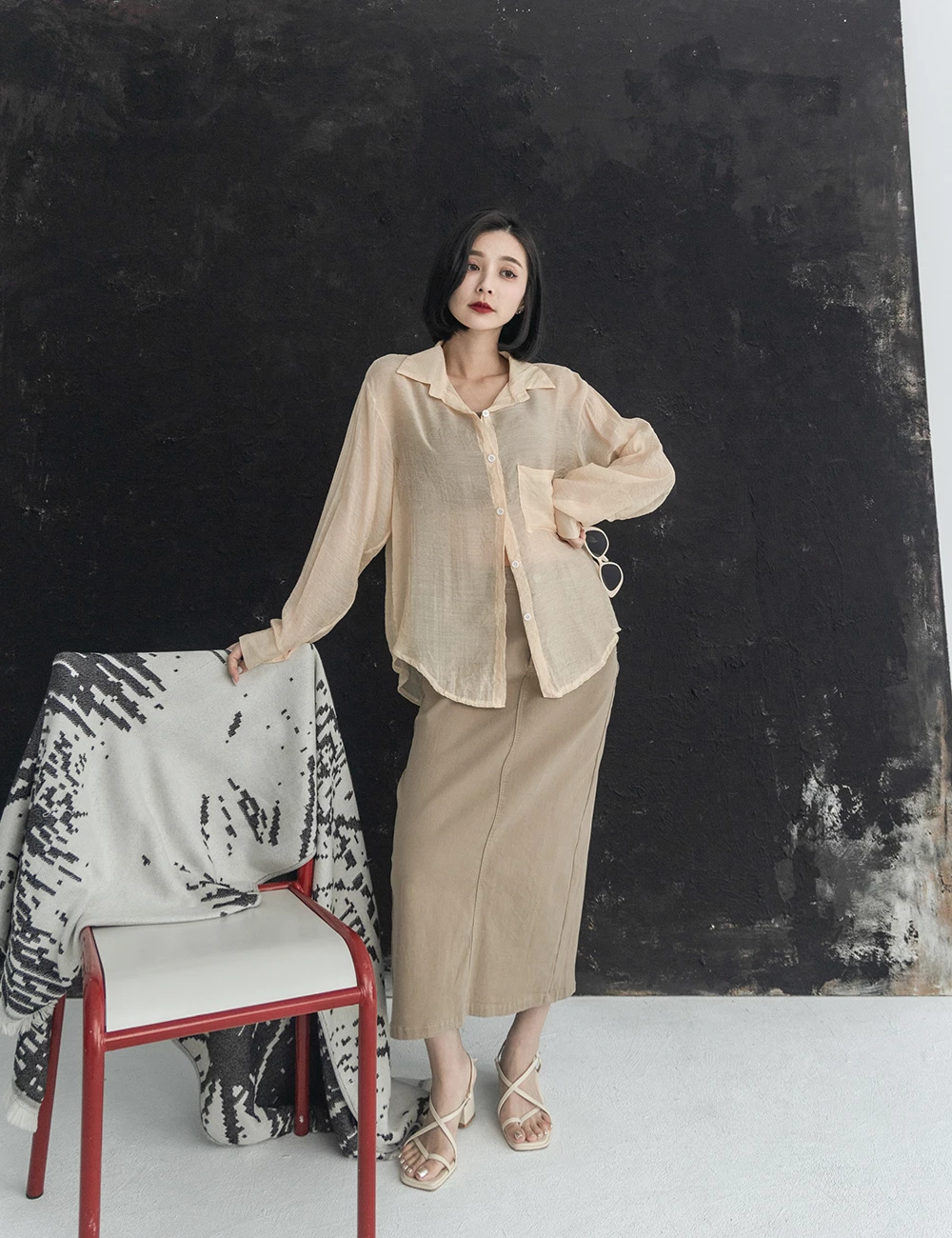 輕柔透膚長襯衫