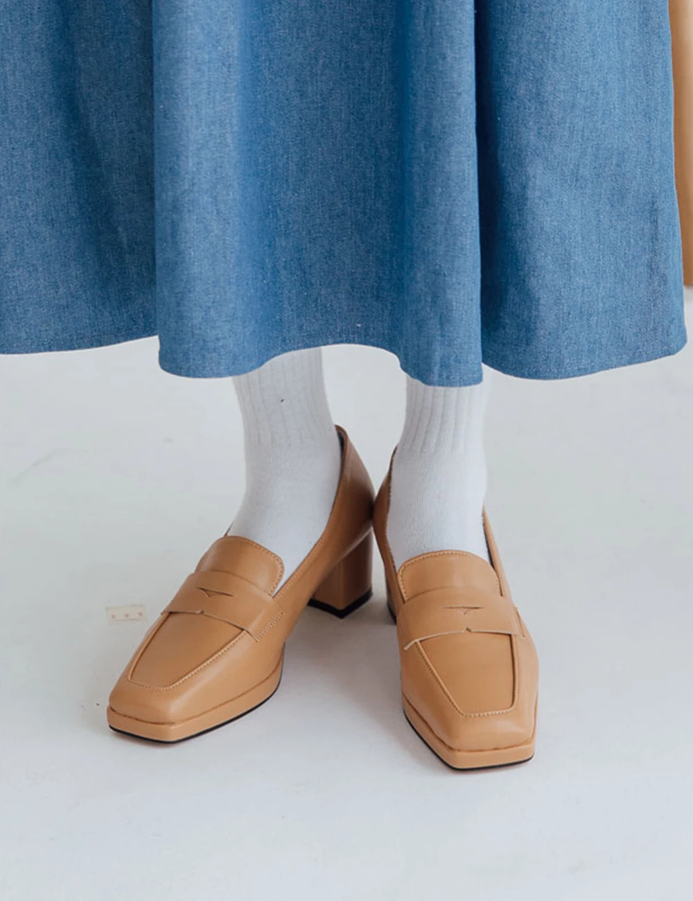 正韓-素色方頭低跟皮鞋