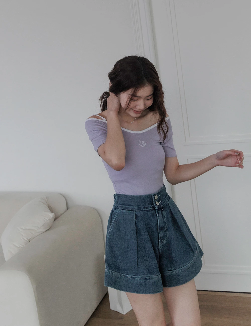 後鬆緊雙釦牛仔短褲