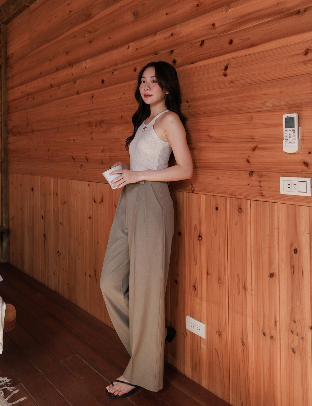 正韓-柔彈坑條削肩背心